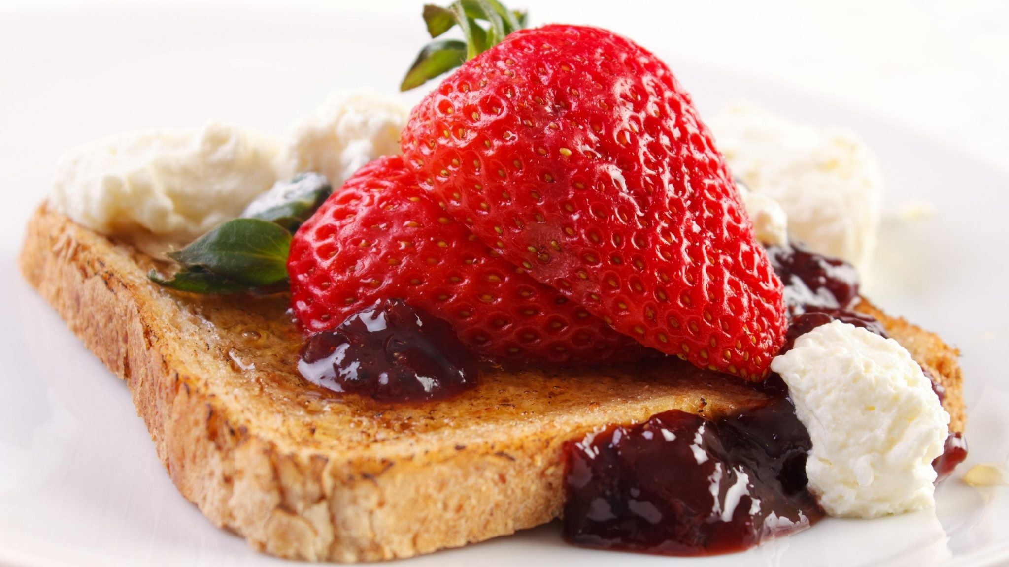 French Toast with Strawberry Sauce