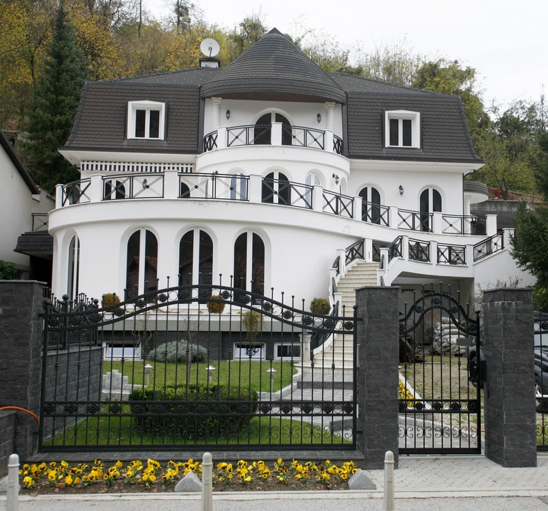 A Look At How Today’s Celebrities Secure Their Homes Against Criminals